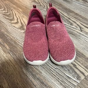 Pink slip on sketchers